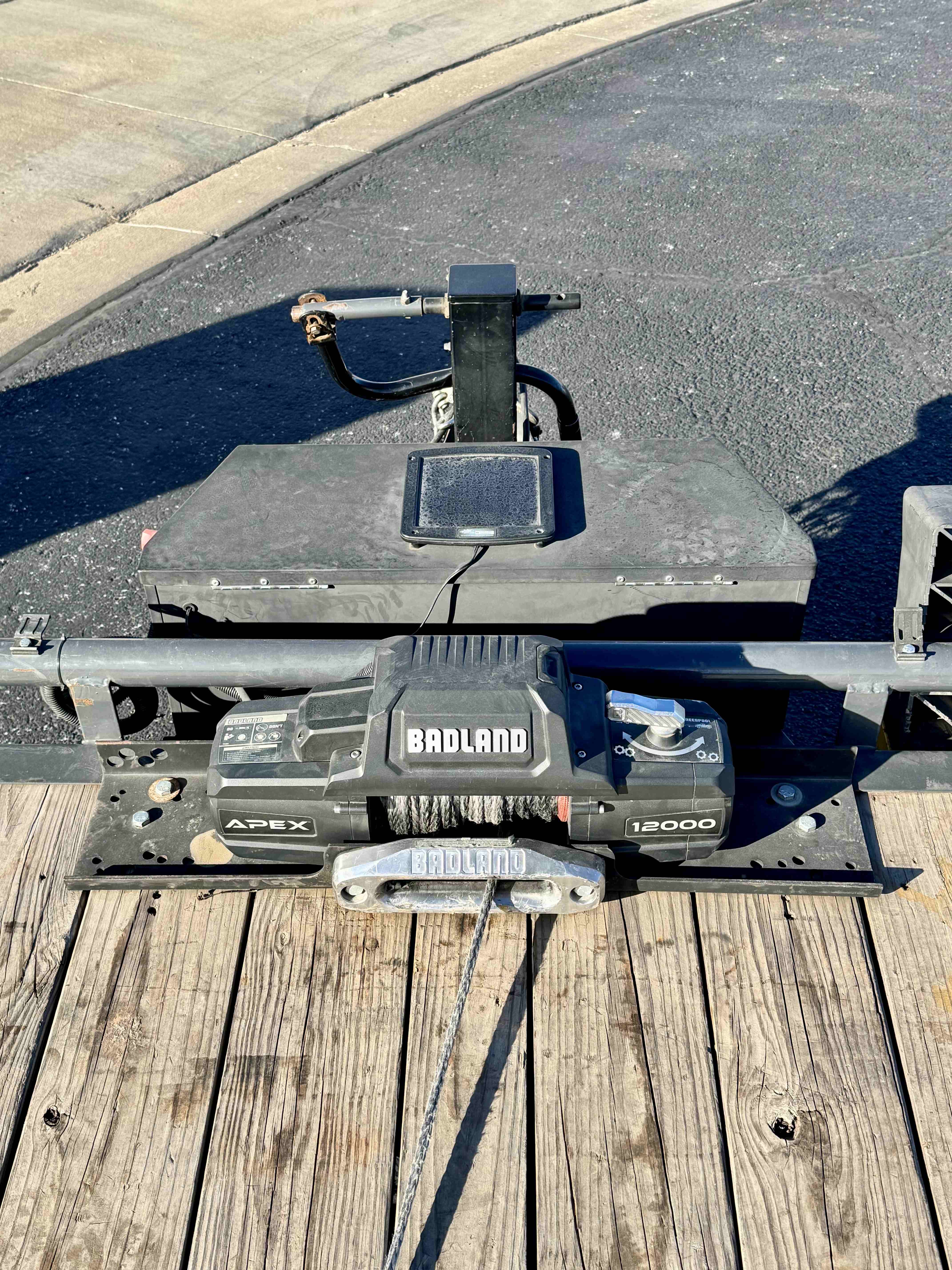 22 foot car hauler with drive-over fenders and electric winch